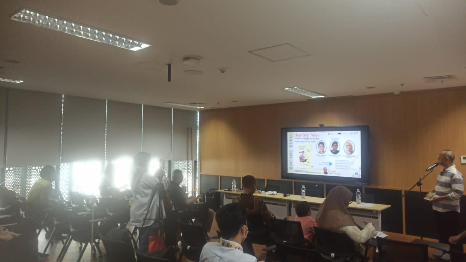 Bincang Buku Elegi Elegi Yogya : Kumpulan Puisi Budhi Setyawan